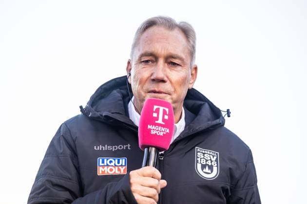 Soccer, Season 2025 2026, 3 Liga, Eilenriedstadion Hannover, 15 Matchday, TSV Havelse SSV Ulm 1846 Soccer, 22 11 2025 22 11 2025, Soccer, Season 2025 2026, 3 Liga, Eilenriedstadion Hannover, 15 Matchday, TSV Havelse SSV Ulm 1846 Soccer, Cropped single image Portrait Portrait of the new Managing Director Sport Stephan Schwarz SSV Ulm 1846 Soccer Photo Lucca Fundel Hannover Eilenriedstadion Lower Saxony Germany