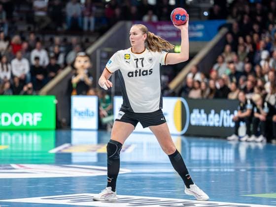 Viola Leuchter Germany, 77 on the ball, Germany vs. Switzerland, handball, international match, women, 2025 2026 season, 22 11 2025, Germany vs. Switzerland, handball, international match, women, 2025 2026 season, 22 11 2025 Goeppingen Copyright: xEibner-Pressefoto MichaelxSchmidx EP_MST