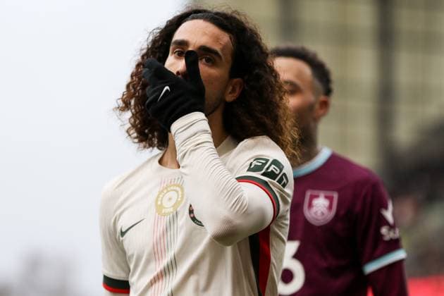 Marc Cucurella (3 Chelsea) during the Premier League match between Burnley and Chelsea at Turf Moor in Burnley, England on November 22nd 2025. Copyright: xSeanxChandlerx xSPPx Sportspressphoto_SPR64683