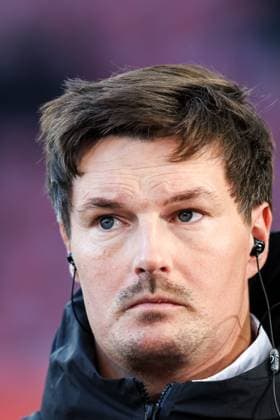 Merlin Polzin Hamburger SV, Head Coach GER, FC Augsburg vs Hamburger SV, 1 Bundesliga Soccer, Matchday 11, Season 2025 2026, 22 11 2025 DFB DFL REGULATIONS PROHIBIT ANY USE OF PHOTOGRAPHS AS IMAGE SEQUENCES AND OR QUASI VIDEO GER, FC Augsburg vs Hamburger SV, 1 Bundesliga Soccer, Matchday 11, Season 2025 2026, 22 11 2025 Augsburg Copyright: xEibner-Pressefoto RogerxBuerkex EP_RBE
