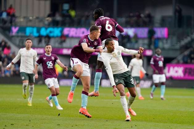 Burnley v Chelsea FC, Burnley, UK - 22 Nov 2025 Joao Pedro of Chelsea FC during the Premier League match between Burnley and Chelsea FC at Turf Moor, Burnley on 22 November 2025 ( Burnley Turf Moor Burnley England Copyright: xHarryxCornish PPAUKx PPA-231145