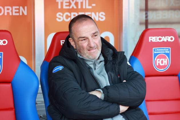 22 11 25 1 FC Heidenheim Borussia Mönchengladbach Germany, Heidenheim, 22 11 2025, Football, Bundesliga, Season 2025 2026, 1 FC Heidenheim Borussia Mönchengladbach Frank Schmidt Coach 1 FC Heidenheim