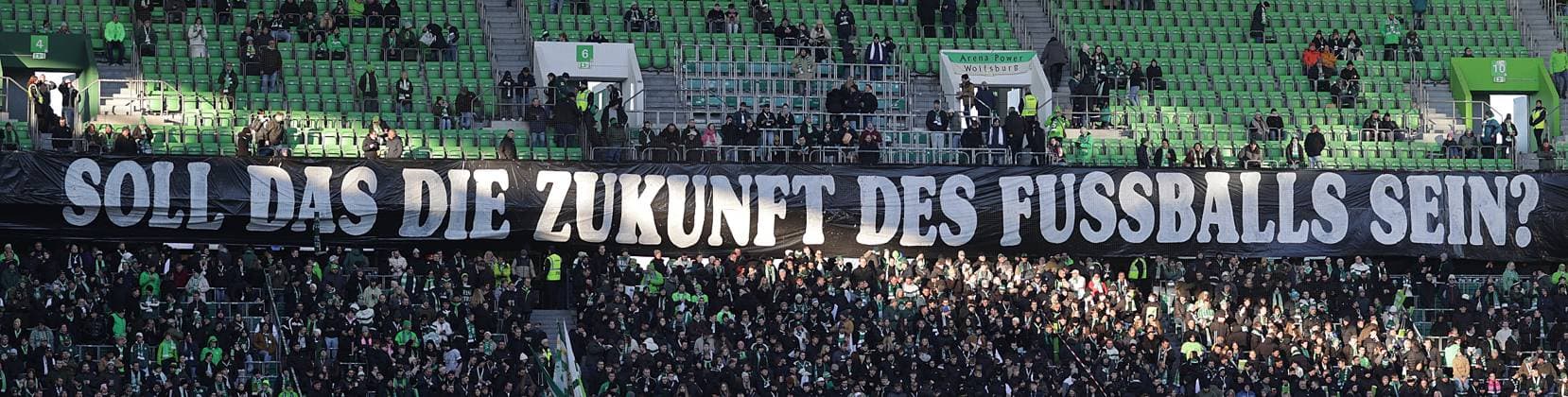 Fan protest by Wolfsburg fans in the curve Football, Men, Season 2025 2026, 1 Liga, Bundesliga, Volkswagenarena, VfL Wolfsburg vs Bayer Leverkusen DFL REGULATIONS PROHIBIT ANY USE OF PHOTOGRAPHS AS IMAGE SEQUENCES AND OR QUASI VIDEO