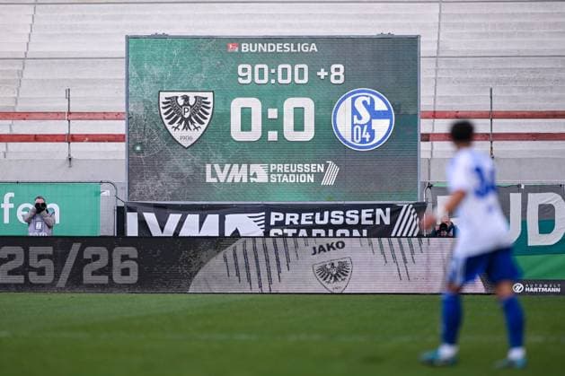 22 11 2025, Football, 2 Bundesliga, Season 2025 2026, Matchday 13, Preußen Münster FC Schalke 04, Final scoreboard, xRHR PHOTO YYx Copyright: KROEGER RHR-FOTOx RHR-FOTO YY