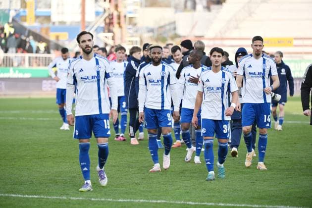 Schalke players after the match, from left , Kenan Karaman FC Schalke 04 , Moussa Sylla FC Schalke 04 , Christopher Antwi Adjei Schalke 04 , Gulasi, Janik Bachmann FC Schalke 04 22 11 2025, Soccer 2 Bundesliga, Season 2025 2026, Matchday 13, Preußen Münster FC Schalke 04 DFL regulations prohibit any use of photographs as image sequences and or quasi video Muenster Preussenstadion Nordrhein Westfalen Germany Team2