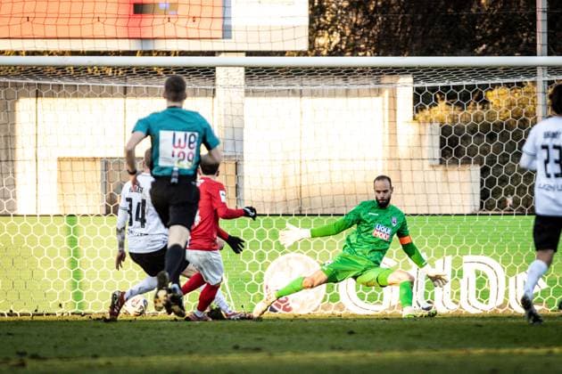 Soccer, Season 2025 2026, 3 Liga, Eilenriedstadion Hannover, 15 Matchday, TSV Havelse SSV Ulm 1846 Soccer, 22 11 2025 22 11 2025, Soccer, Season 2025 2026, 3 Liga, Eilenriedstadion Hannover, 15 Matchday, TSV Havelse SSV Ulm 1846 Soccer, Goal celebration joy after goal goal shot to 2 0 by 14 Marko Ilic TSV Havelse Photo Lucca Fundel Hannover Eilenriedstadion Niedersachsen Germany