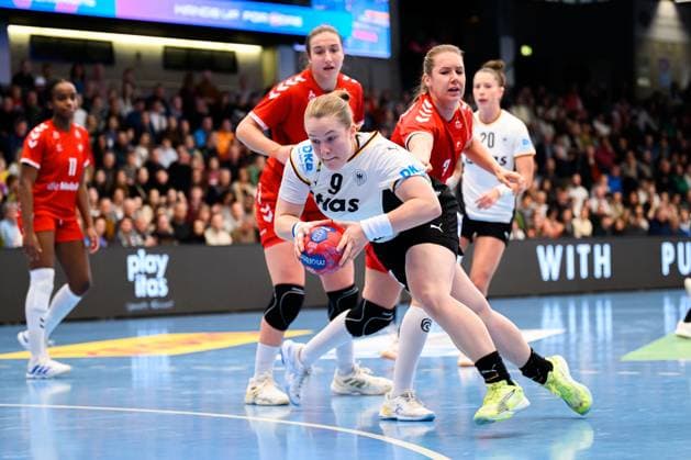 Handball, Women Laenderspiel Germany Switzerland Lisa Antl Germany Goeppeingen EWS Arena Germany