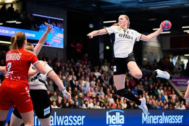 Handball, Women Laenderspiel Germany Switzerland Viola Leuchter Germany Goeppeingen EWS Arena Germany