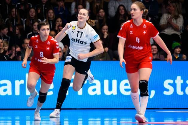 Handball, womens national match Germany Switzerland from left Mia Sofia Emmenegger Switzerland , Viola Leuchter Germany , Laurentia Wolff Switzerland Goeppeingen EWS Arena Germany