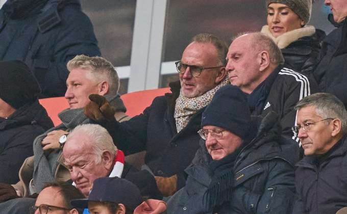 Bastian Schweinsteiger, Co-Moderator ARD Karl-Heinz Rummenigge (Mitglied Aufsichtsrat FCB AG) Uli Hoeness (former FCB President ), Ehrenpräsident, in the match FC BAYERN MÜNCHEN - SC FREIBURG on November 22, 2025 at Allianz Arena München, Germany. Season 2026 2026, 1.Bundesliga, FCB, matchday 11,