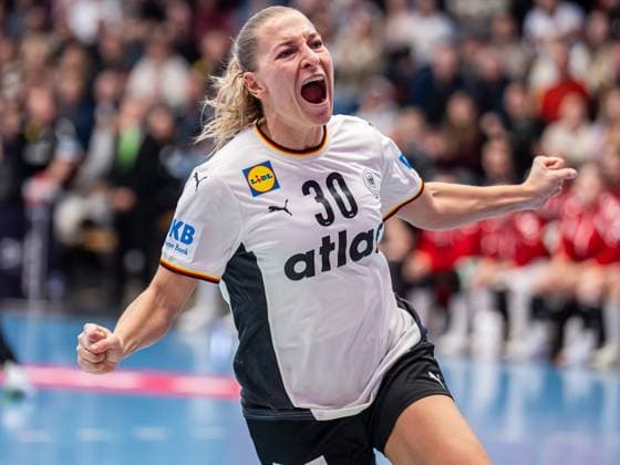 Jenny Behrend Germany, 30 cheers loudly after her goal, Germany vs. Switzerland, handball, international match, women, 2025 2026 season, 22 11 2025, Germany vs. Switzerland, handball, international match, women, 2025 2026 season, 22 11 2025 Goeppingen Copyright: xEibner-Pressefoto MichaelxSchmidx EP_MST