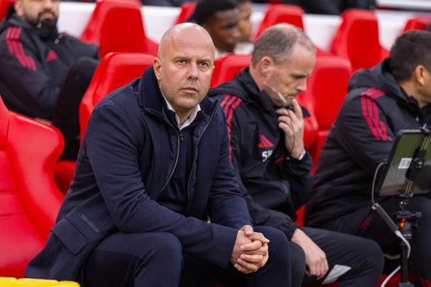 Football - FA Premier League - Liverpool FC v Nottingham Forest FC LIVERPOOL, ENGLAND - Saturday, November 22, 2025: Liverpool s head coach Arne Slot on the bench before the FA Premier League match between Liverpool FC and Nottingham Forest FC at Anfield. (Photo by David Rawcliffe Propaganda) LIVERPOOL Anfield MERSEYSIDE ENGLAND  Copyright: xDavidxRawcliffex P2025-11-22-Liverpool_Nottingham_Forest-12