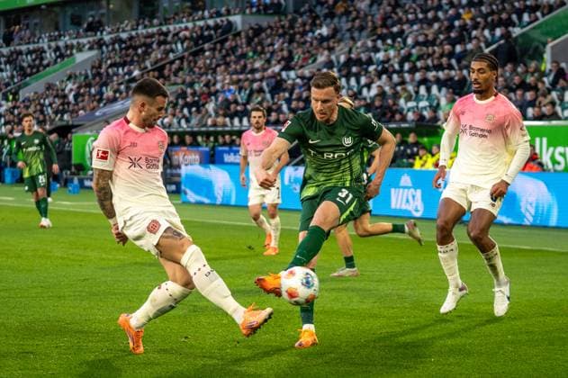Germany, Soccer, 1 Bundesliga, Matchday 11 2025 2026 VfL Wolfsburg Bayer 04 Leverkusen on 22 11 in Wolfsburg Volkswagen Arena Yannick Gerhardt VfL Wolfsburg 31 Copyright: xSvenxHeidmannx