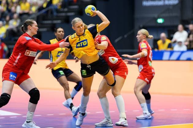 251122 Nina Koppang of Sweden during the international friendly handball match between Sweden and Denmark on November 22, 2025 in Halmstad Photo Carl Sandin BILDBYRAN code CS CS0808 handball handball handball landslaget sverige sweden danmark national team denmark dam bbeng  Copyright: CARLxSANDIN BB251122CS005