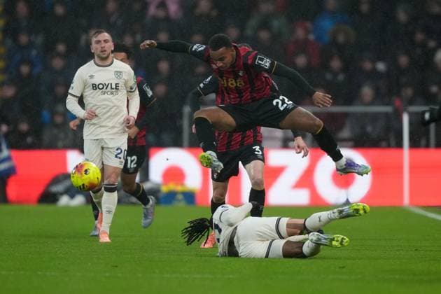 Eli Junior Kroupi of Bournemouth jumps over a West Ham player. AFC Bournemouth v West Ham United, Premier League, Football, Vitality Stadium, Bournemouth, UK - 22 Nov 2025Bournemouth Vitality Stadium United Kingdom EDITORIAL USE ONLY No use with unauthorised audio, video, data, fixture lists, club league logos or live services. Online in-match use limited to 120 images, no video emulation. No use in betting, games or single club league player publications.  Copyright: xSeanxRyan Shutterstockx 15860645k