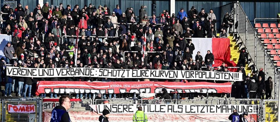 22 11 2025 xkhx Kassel Regionalliga Südwest Season 2025 2026 KSV Hessen Kassel FC 08 Homburg Protest of silence from the Ultras fans due to planned bans