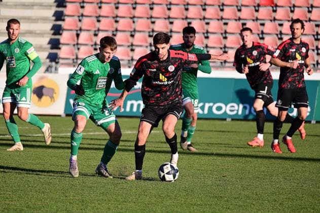 22 11 2025 xkhx Kassel Regionalliga Südwest Season 2025 2026 KSV Hessen Kassel FC 08 Homburg Simon Joachims Homburg v Danny Breitfelder 22, Hessen Kassel