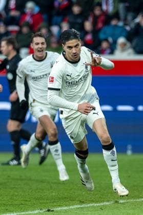Goal to 0 1 by penalty kick by Kevin Diks Borussia Moenchengladbach, 04 , GER, 1 FC Heidenheim vs Borussia Moenchengladbach, Football, Bundesliga, Matchday 11, Season 2025 2026, 22 11 2025, DFL DFB REGULATES PROHIBIT ANY USE OF PHOTOGRAPHS AS IMAGE SEQUENCES AND OR QUASI VIDEO, GER, 1 FC Heidenheim vs Borussia Moenchengladbach, Football, Bundesliga, Matchday 11, Season 2025 2026, 22 11 2025 Heidenheim Copyright: xEibner-Pressefotox EP_EER