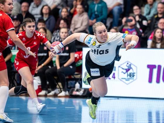 Lisa Antl Germany, 09 comes free to throw at the circle, Germany vs. Switzerland, handball, international match, women, 2025 2026 season, 22 11 2025, Germany vs. Switzerland, handball, international match, women, 2025 2026 season, 22 11 2025 Goeppingen Copyright: xEibner-Pressefoto MichaelxSchmidx EP_MST