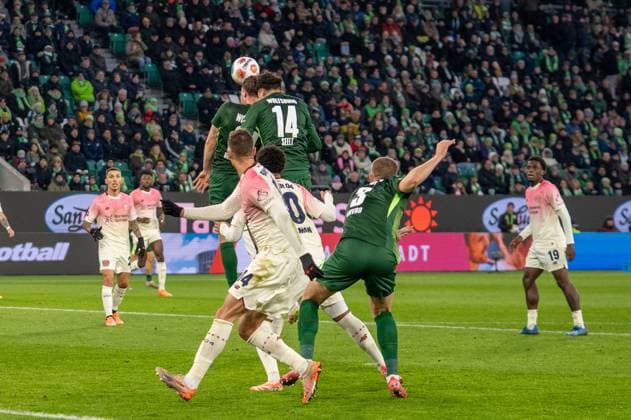 Germany, Soccer, 1 Bundesliga, Matchday 11 2025 2026 VfL Wolfsburg Bayer 04 Leverkusen on 22 11 in Wolfsburg Volkswagen Arena Dzenan Pejcinovic VfL Wolfsburg 17 and Jenson Seelt VfL Wolfsburg 14 Copyright: xSvenxHeidmannx