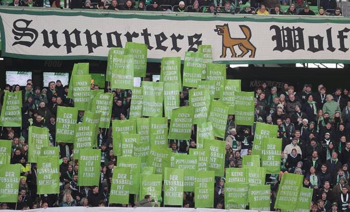 Fanprotest Wolfsburger Fankurve Football, Men, Season 2025 2026, 1 Liga, Bundesliga, Volkswagenarena, VfL Wolfsburg vs Bayer Leverkusen DFL REGULATES PROHIBIT ANY USE OF PHOTOGRAPHS AS IMAGE SEQUENCES AND OR QUASI VIDEO