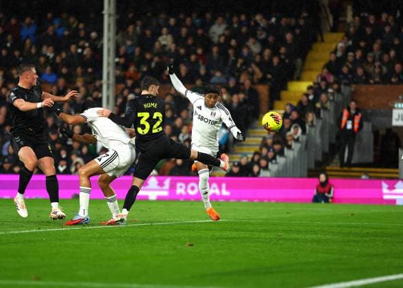 22nd November 2025; Craven Cottage, Fulham, London, England; Premier League Football, Fulham versus Sunderland; Kevin of Fulham heads the ball towards goal  JohnxPatrickxFletcher