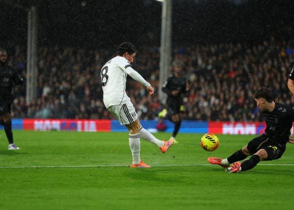 22nd November 2025; Craven Cottage, Fulham, London, England; Premier League Football, Fulham versus Sunderland; Harry Wilson of Fulham shoots on goal  JohnxPatrickxFletcher