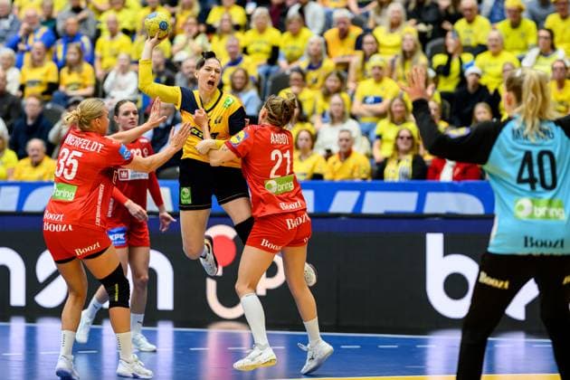 251122 Amelia Lundbäck of Sweden during the international friendly handball match between Sweden and Denmark on November 22, 2025 in Halmstad Photo Carl Sandin BILDBYRAN code CS CS0808 handball handball handball landslaget sverige sweden danmark national team denmark dam bbeng  Copyright: CARLxSANDIN BB251122CS015