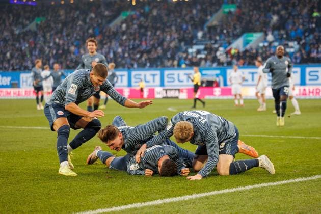 Goal celebration 1 0 v l Jan Mejdr Rostock , Ryan Naderi Rostock , Goalscorer Marco Schuster Rostock , Andreas Voglsammer Rostock GER, FC Hansa Rostock vs 1 FC Schweinfurth 05, Football, Men, 3 Liga, Matchday 15, Season 2025 2026, 22 11 2025 GER, FC Hansa Rostock vs 1 FC Schweinfurth 05, Football, Men, 3 Liga, Matchday 15, Season 2025 2026, 22 11 2025 Rostock Ostseestadion Mecklenburg Vorpommern Germany