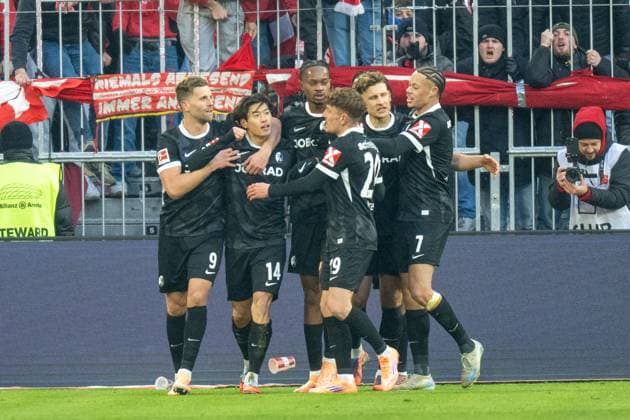 Torjbel SC Freiburg, FC Bayern Muenchen SC Freiburg, Football, Bundesliga, 11 Matchday, 22 11 2025 DFB regulations prohibit any use of photographs as image sequences and or quasi video Muenchen Bayern Germany Copyright: xkolbert-press UlrichxGamelx