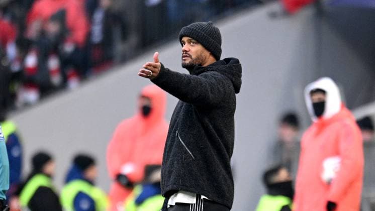 Soccer 1 Bundesliga Season 2025 2026 11 Matchday FC Bayern Muenchen SC Freiburg 22 11 2025 Coach Vincent Kompany FC Bayern Muenchen