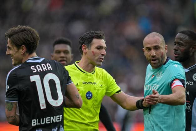 CALCIO - Serie A - Udinese Calcio vs Bologna FC The Referee of the match Juan Luca Sacchi of section Macerata during Udinese Calcio vs Bologna FC, Italian soccer Serie A match in Udine, Italy, November 22 2025 Udine Italy  Copyright: xIPAxSport ABACAx