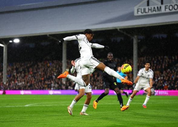 22nd November 2025; Craven Cottage, Fulham, London, England; Premier League Football, Fulham versus Sunderland; Kevin of Fulham shooting on goal  JohnxPatrickxFletcher