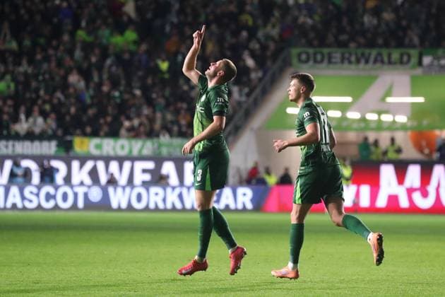 VfL vs Leverkusen, 1 BL Wolfsburg, 22 11 2025, FOOTBALL VfL Wolfsburg vs Bayer 04 Leverkusen, 1 BL, Season 2025 26 Denis Vavro VfL Wolfsburg celebrates after his goal for 1 3 Wolfsburg
