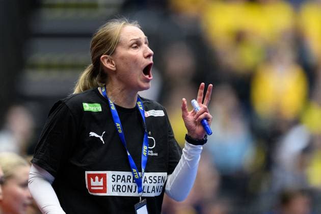251122 Head coach Helle Thomsen of Denmark during the international friendly handball match between Sweden and Denmark on November 22, 2025 in Halmstad Photo Carl Sandin BILDBYRAN code CS CS0808 handball handboll handball landslaget sverige sweden danmark national team denmark dam bbeng  Copyright: CARLxSANDIN BB251122CS033