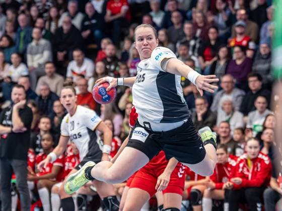 Lisa Antl Germany, 09 in the circle, Germany vs. Switzerland, handball, international match, women, 2025 2026 season, 22 11 2025, Germany vs. Switzerland, handball, international match, women, 2025 2026 season, 22 11 2025 Goeppingen Copyright: xEibner-Pressefoto MichaelxSchmidx EP_MST