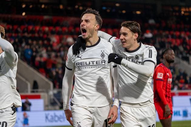 Haris Tabakovic Borussia Mönchengladbach, 15 and Florian Neuhaus Borussia Mönchengladbach, 10 GER, 1 FC Heidenheim 1846 vs Borussia Mönchengladbach, Football, 1 Bundesliga, Matchday 11, Season 2025 2026, 22 11 2025, DFL REGULATIONS PROHIBIT ANY USE OF PHOTOGRAPHS AS IMAGE SEQUENCES AND OR QUASI VIDEO, GER, 1 FC Heidenheim 1846 vs Borussia Mönchengladbach, Football, 1 Bundesliga, Matchday 11, Season 2025 2026, 22 11 2025, Heidenheim Copyright: xEibner-Pressefoto EdwardxCheungx EP_ECG