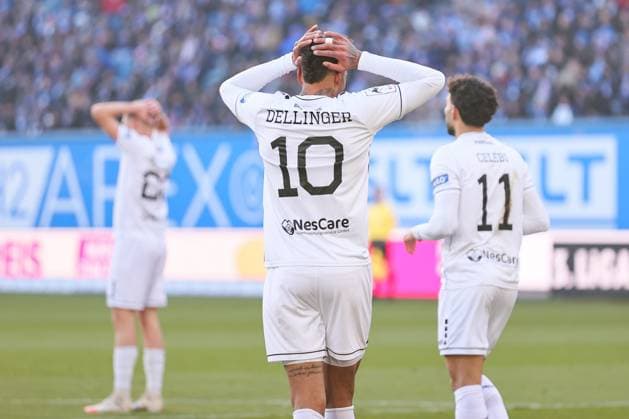 Soccer, 3 Liga Hansa Rostock FC Schweinfurt 05 Stunned Michael Dellinger FC Schweinfurt 05, 10 and his teammates Rostock Ostseestadion Mecklenburg-Vorpommern Germany