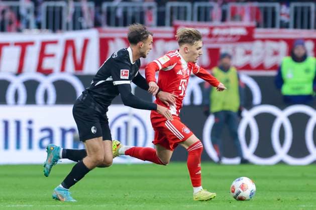 Max Rosenfelder SC Freiburg and Lennart Karl FC Bayern Muenchen battle for the ball, Bundesliga, FC Bayern München v Sport Club Freiburg, Allianz Arena on November 22, 2025 in Munich, Germany Photo by Marco Steinbrenner DeFodi Images Max Rosenfelder SC Freiburg and Lennart Karl FC Bayern Muenchen battle for the ball, Bundesliga, FC Bayern München v Sport Club Freiburg, Allianz Arena, November 22, 2025 in Munich, Germany Photo by Marco Steinbrenner DeFodi Images DFL regulations prohibit any use of photographs as image sequences and or quasi video