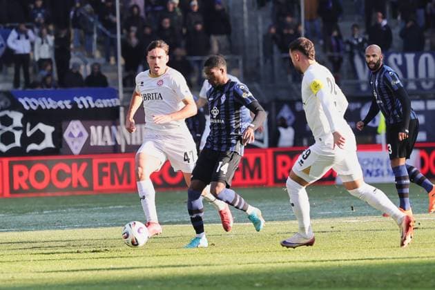 v li Sascha Mockenhaupt SV Wehen Wiesbaden, 4 , Emmanuel Iwe SV Waldhof Mannheim, 14 GER, SV Waldhof Mannheim vs SV Wehen Wiesbaden, Football, 3 Liga, Matchday 15, Season 2025 2026, 22 11 2025 DFL DFB REGULATIONS PROHIBIT ANY USE OF PHOTOGRAPHS as IMAGE SEQUENCES and or QUASI VIDEO GER,SV Waldhof Mannheim vs SV Wehen Wiesbaden, Football, 3 Liga, Matchday 15, Season 2025 2026, 22 11 2025 Mannheim Copyright: xEibner-Pressefoto JoergxHirschx EP_JHH