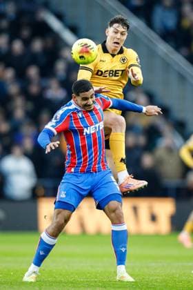 Wolverhampton Wanderers v Crystal Palace Premier League Jörgen Strand Larsen of Wolverhampton Wanderers and Maxence Lacroix of Crystal Palace during the Premier League match at Molineux, Wolverhampton UK Newspapers OUT Copyright: xMaxxTomlinsonx FIL-22538-0025