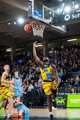 Basketball I Men I Bundesliga I Season 2025 2026 I Matchday 8 I Veolia Towers Hamburg MHP Riesen Ludwigsburg I 22 11 2025 Tray Buchanan 2, MHP Riesen Ludwigsburg looks after the ball Copyright: xLobeca Björn-OlexKehmx