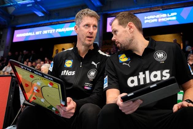 Handball, Women Laenderspiel Germany Switzerland Coach Markus Gaugisch Germany , Co Coach Frederick Griesbach Germany with the tactics board Goeppeingen EWS Arena Germany