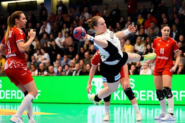 Handball, Women Laenderspiel Germany Switzerland Lisa Antl Germany Goeppeingen EWS Arena Germany