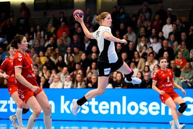 Handball, Women Laenderspiel Germany Switzerland Nina Engel Germany Goeppeingen EWS Arena Germany