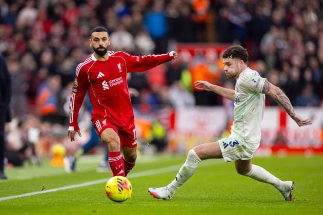 Football - FA Premier League - Liverpool FC v Nottingham Forest FC LIVERPOOL, ENGLAND - Saturday, November 22, 2025: Liverpool s Mohamed Salah and Nottingham Forest s Neco Williams (R) during the FA Premier League match between Liverpool FC and Nottingham Forest FC at Anfield. (Photo by David Rawcliffe Propaganda) LIVERPOOL Anfield MERSEYSIDE ENGLAND  Copyright: xDavidxRawcliffex P2025-11-22-Liverpool_Nottingham_Forest-41