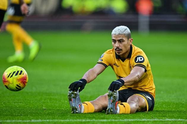 22nd November 2025; Molineux Stadium, Wolverhampton, West Midlands, England; Premier League Football, Wolverhampton Wanderers versus Crystal Palace; Andre of Wolverhampton Wanderers stretches his legs after being fouled  GodfreyxPitt