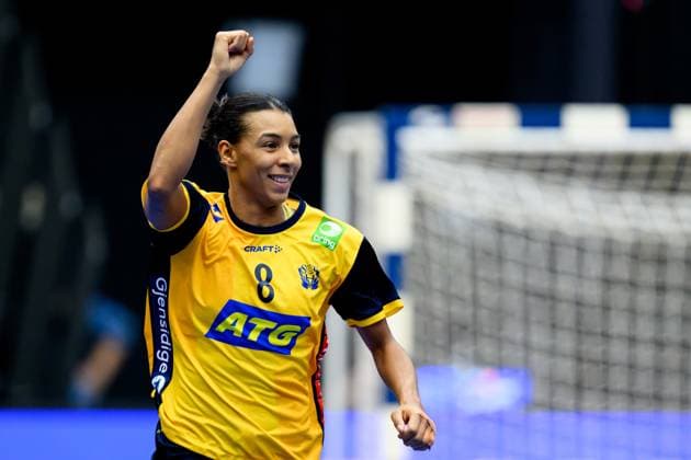 251122 Jamina Roberts of Sweden celebrates during the international friendly handball match between Sweden and Denmark on November 22, 2025 in Halmstad Photo Carl Sandin BILDBYRAN code CS CS0808 handball handball handball landslaget sverige sweden danmark national team denmark dam bbeng jubel  Copyright: CARLxSANDIN BB251122CS040