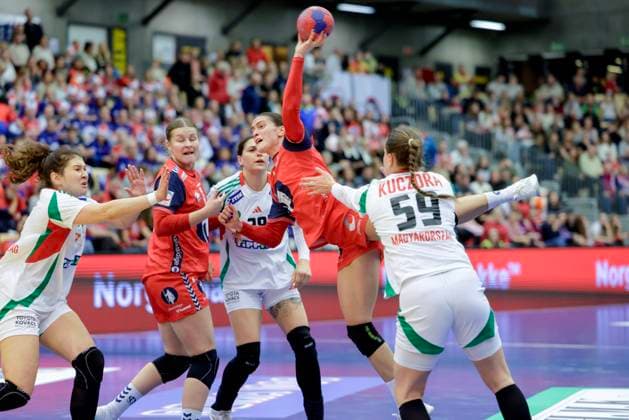 Posten Cup Norway Hungary Sotra 20251122 Norway s Stine Ruscetta Skogrand during the handball match between Norway and Hungary during the Posten Cup in Sotra Arena Photo Paul S Amundsen NTB Sotra Norway EDITORIAL USE ONLY RESTRICTED USE FOR BETTING COMPANIES  Copyright: xPaulxS.xAmundsenx xNTBx