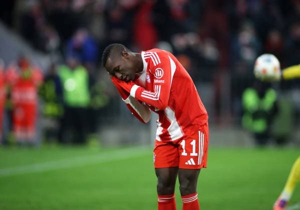 Football, Men, Bundesliga, Season 2025 2026, FC Bayern München SC Freiburg, Allianz Arena 5 2 by Nicolas Jackson FC Bayern München , Goal, Cheering, Gesture, Rest, sleeping DFB, DFL regulations prohibit any use of photographs as image sequences and or quasi video